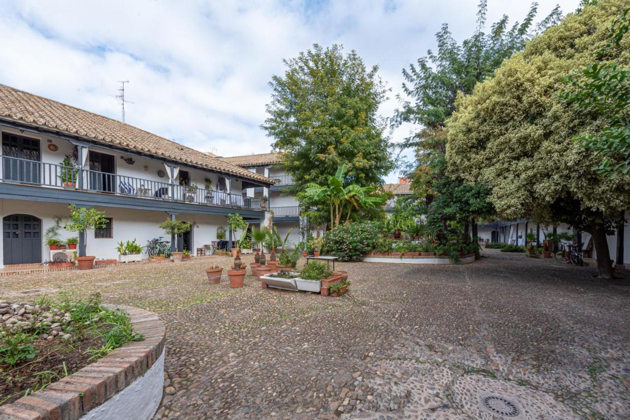 En Monumento Historico Nacional Corral Del Conde-duque De Olivares Apartment Seville